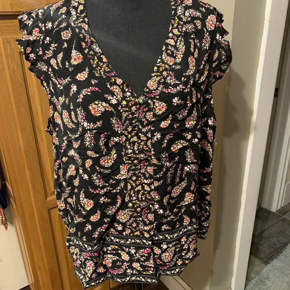 NWT old navy floral top